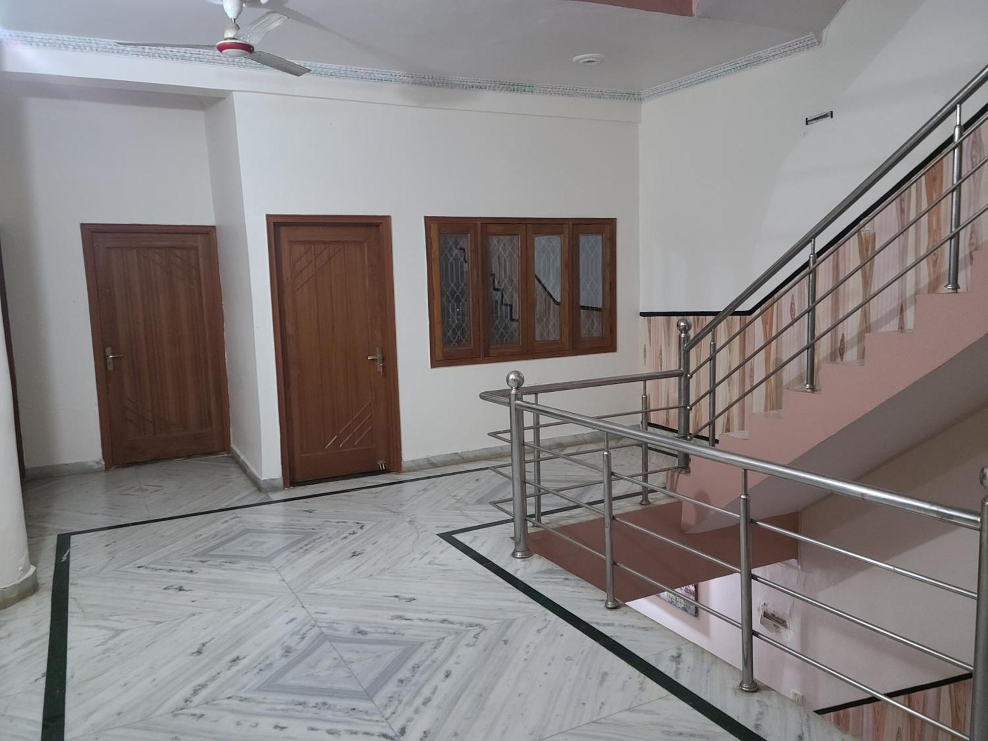 Shri Krishnashrya Seva Sadan Hotel Vrindavan Luaran gambar